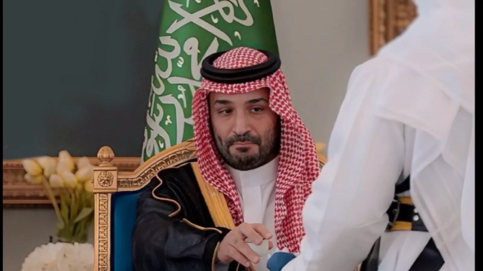 غلاف صفحة تركي الشيباني ☝️🤍